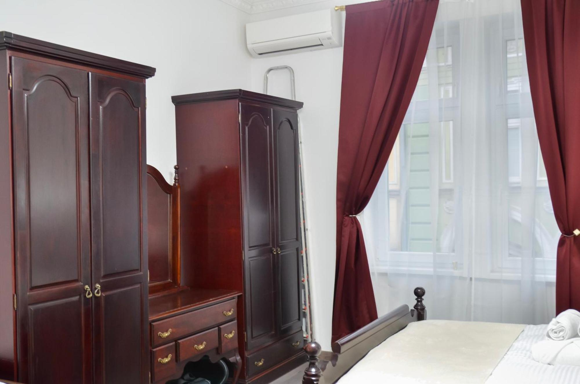 Main Street Retreat Apartment With Free Parking Saraybosna Dış mekan fotoğraf