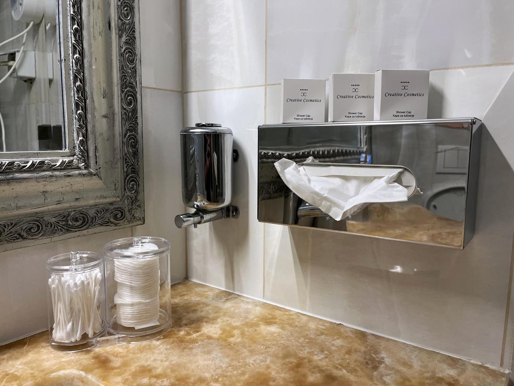 Main Street Retreat Apartment With Free Parking Saraybosna Dış mekan fotoğraf