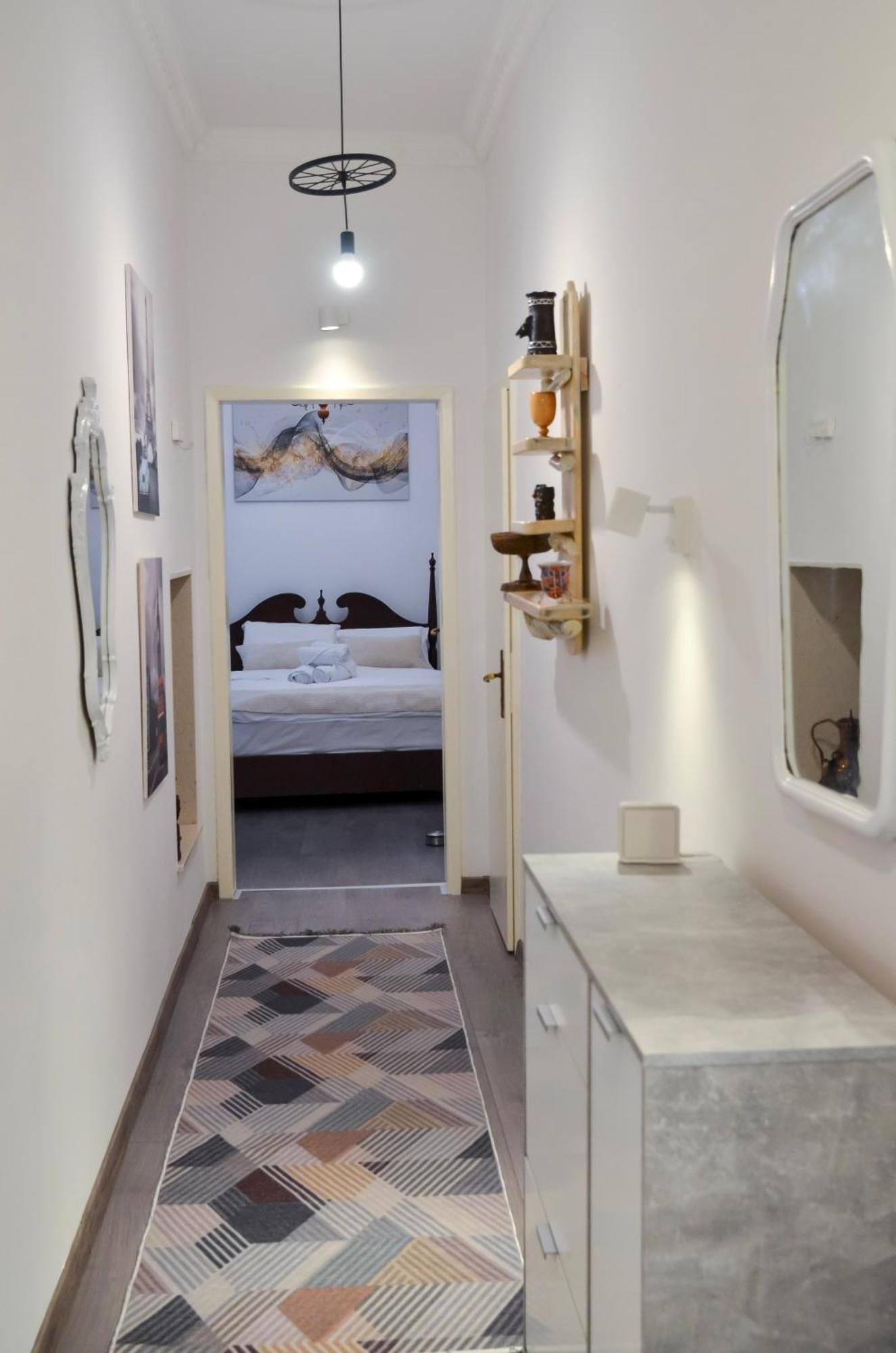Main Street Retreat Apartment With Free Parking Saraybosna Dış mekan fotoğraf