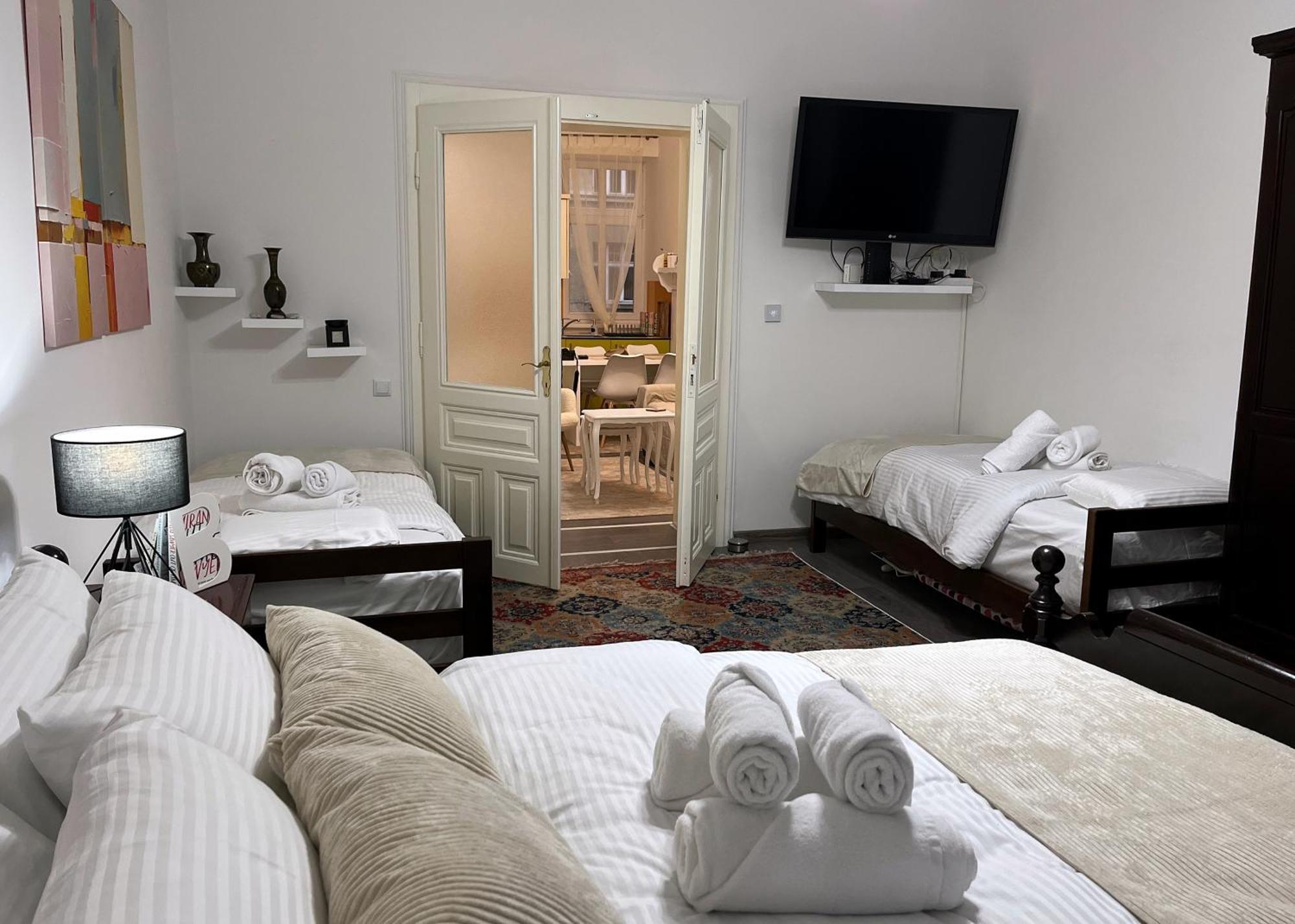Main Street Retreat Apartment With Free Parking Saraybosna Dış mekan fotoğraf