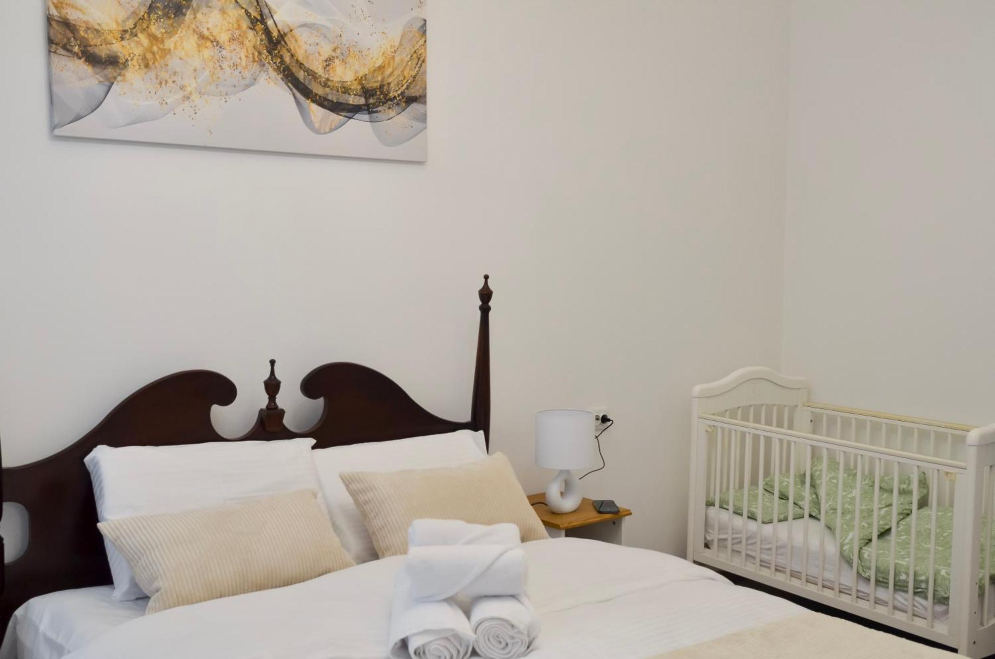 Main Street Retreat Apartment With Free Parking Saraybosna Dış mekan fotoğraf