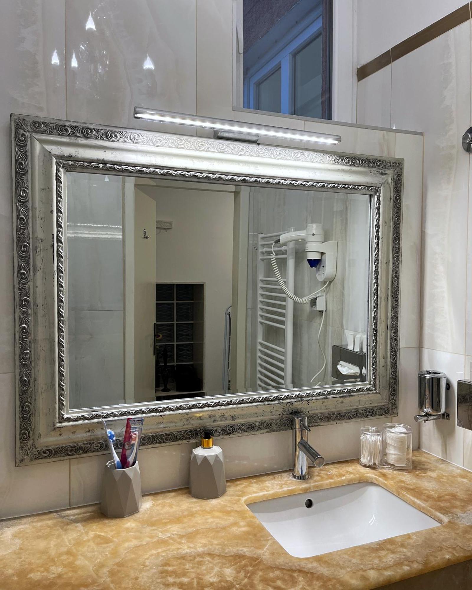 Main Street Retreat Apartment With Free Parking Saraybosna Dış mekan fotoğraf