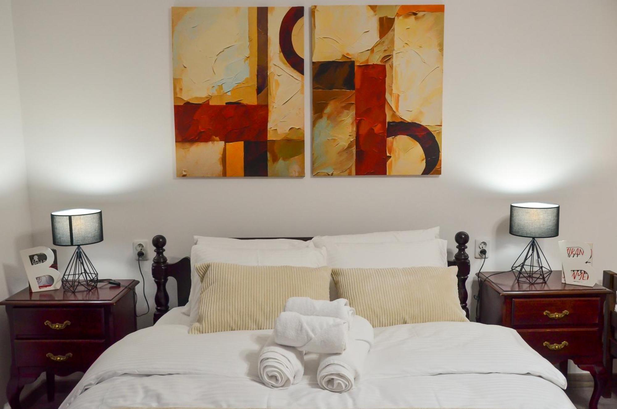 Main Street Retreat Apartment With Free Parking Saraybosna Dış mekan fotoğraf