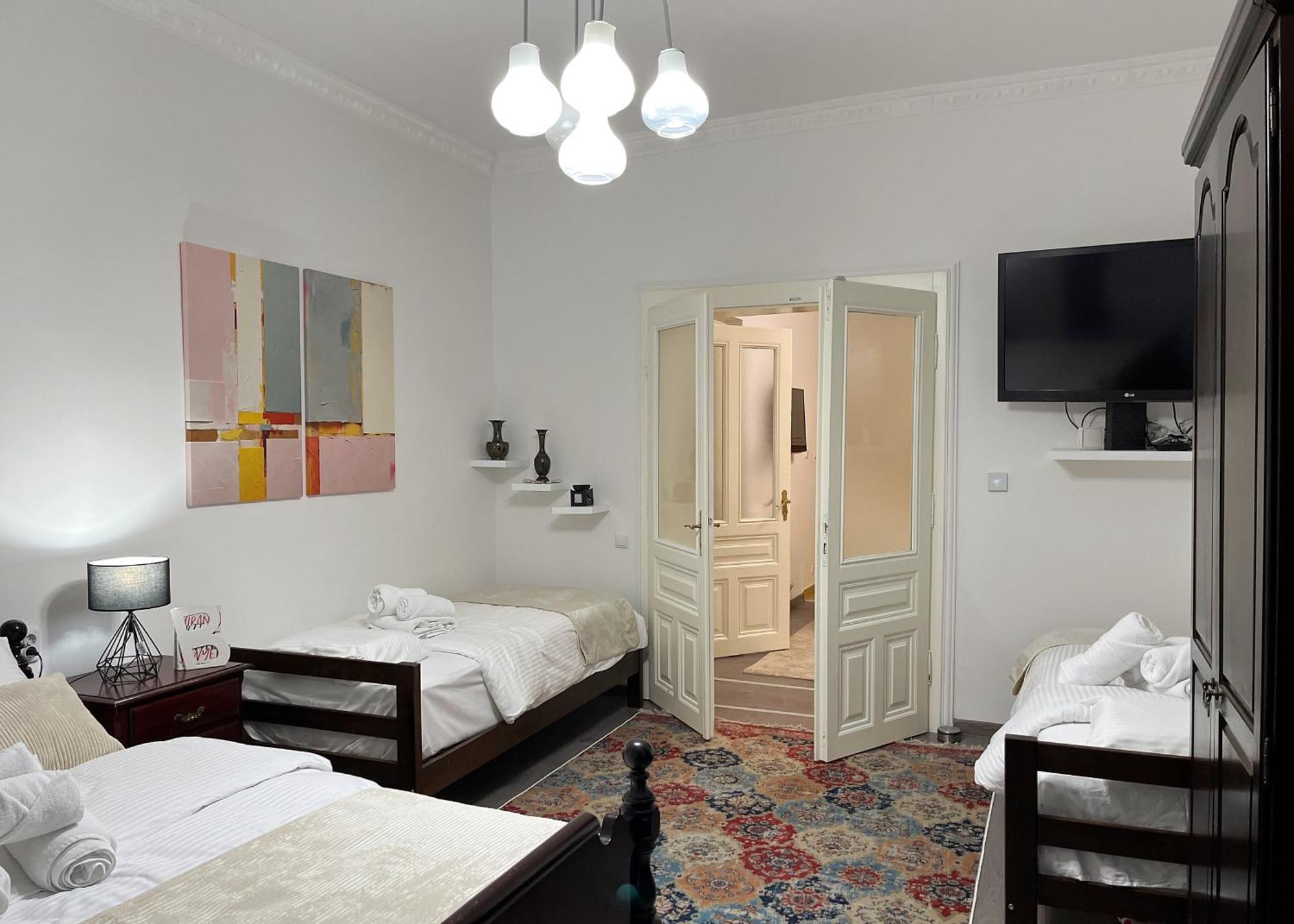 Main Street Retreat Apartment With Free Parking Saraybosna Dış mekan fotoğraf