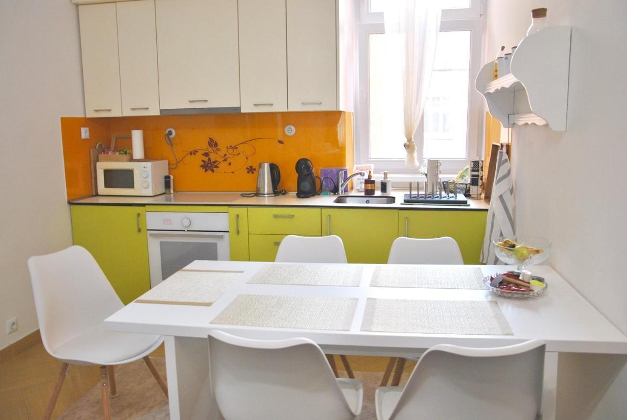 Main Street Retreat Apartment With Free Parking Saraybosna Dış mekan fotoğraf